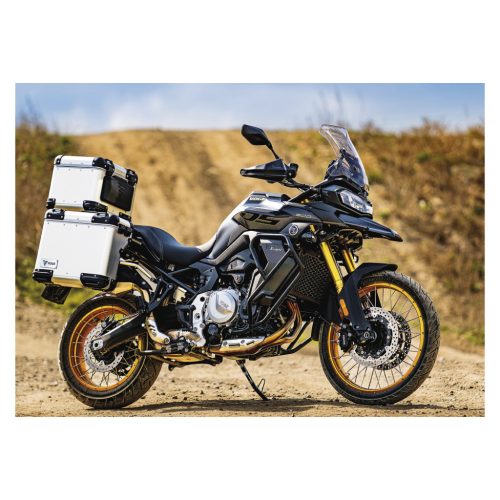 Motorbikes falinaptár - 2027